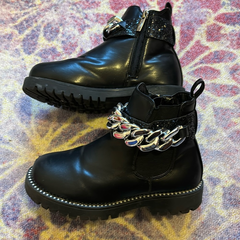 Girls fashion moto boots with chain